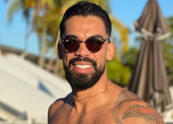 RAPHAEL SOARES VIDEO • RAPHAEL SOARES IN POOL WITH AN INFLUENCER