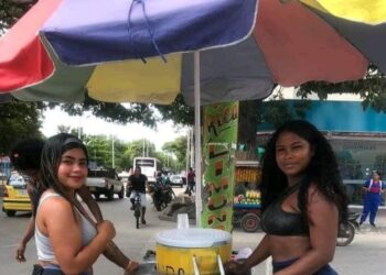 CHICAS DE LA LEMONADE GIRLS IN BARRANQUILLA LE@KED VIDEO EXPLAINED