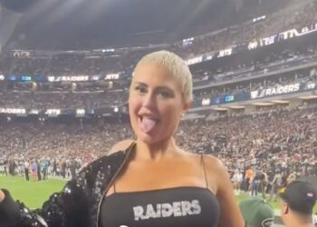 Video of NFL fan Danii Banks fl@shing in the Allegiant Stadium during Raiders game Explained