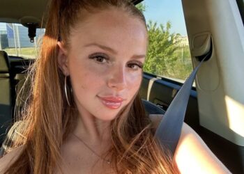 ROUSSEL0VEBL@CK JUJULVDRRREDHEAD IN PARK VIRAL VIDEO EXPLAINED