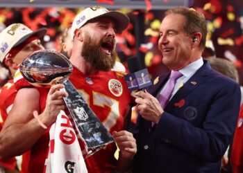 Chiefs’ Travis Kelce belts out ‘Viva Las Vegas’ with Taylor Swift watching after Super Bowl win Explained
