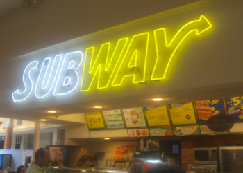 Subway Worker Girl video Viral On Social Media Explained